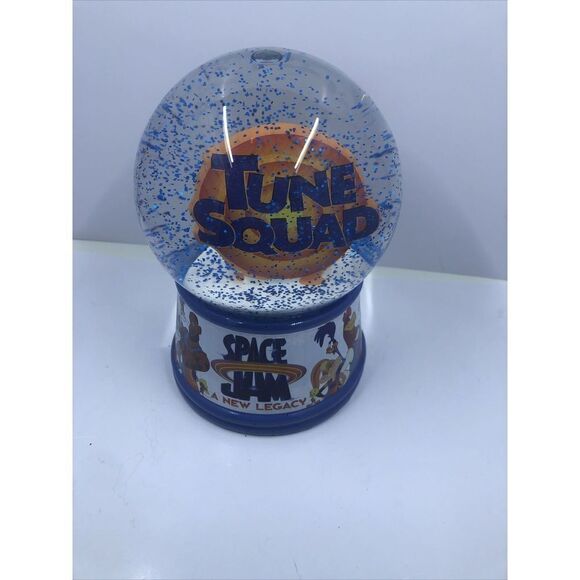 Space Jam A New Legacy Looney Tune Squad Snow Globe Lebron James - Picture 5 of 12
